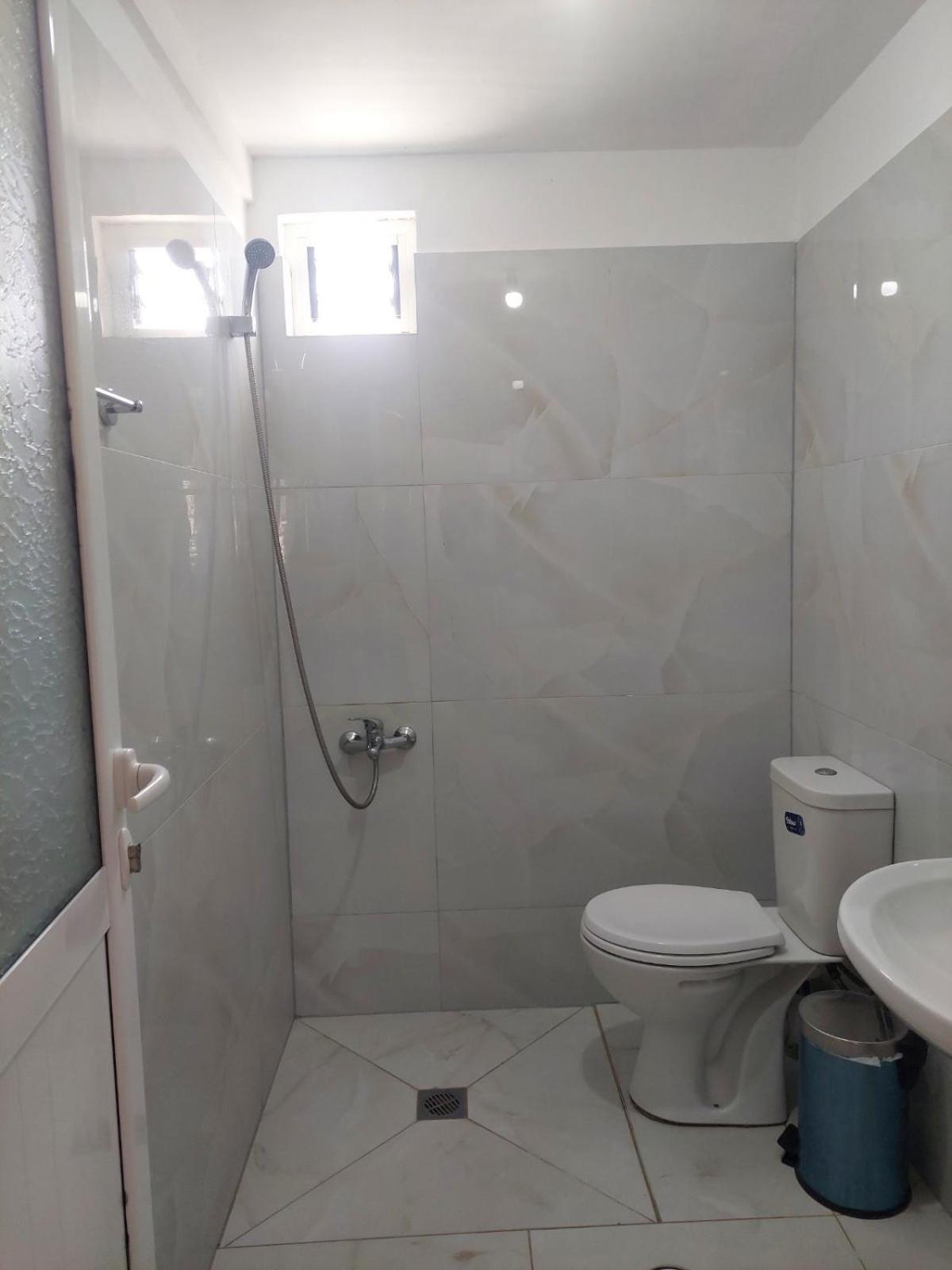 Antonio Guest house Qeparo